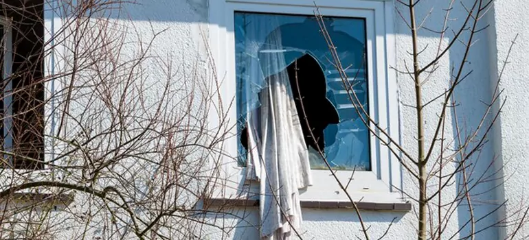 Storm Window Installation Contractors in East Lake, FL