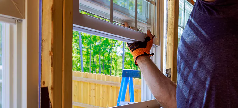 >Bay Window Curtain Rail Track in East Lake, FL